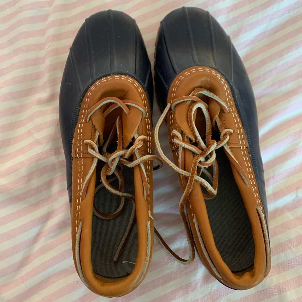 Low top bean boots